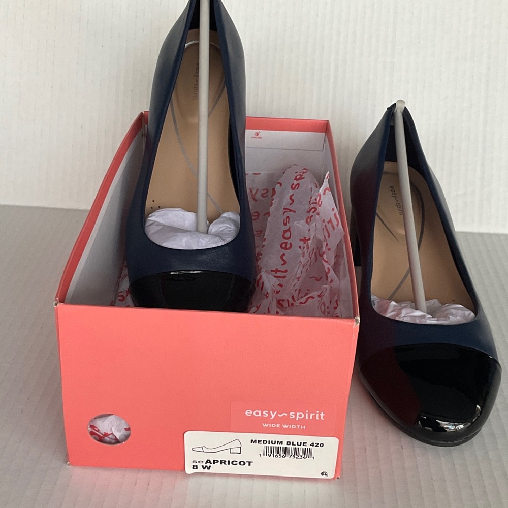 Easy Spirit Women's Navy and Black Heels